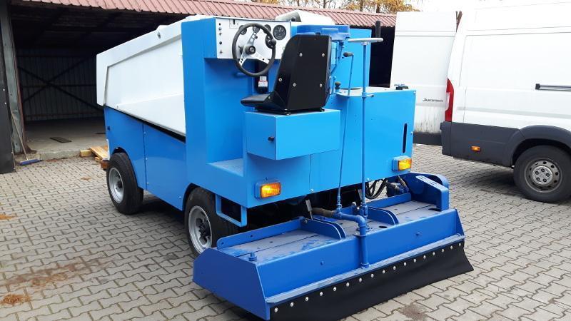 Rosja - dostawa używanej rolby Zamboni 500