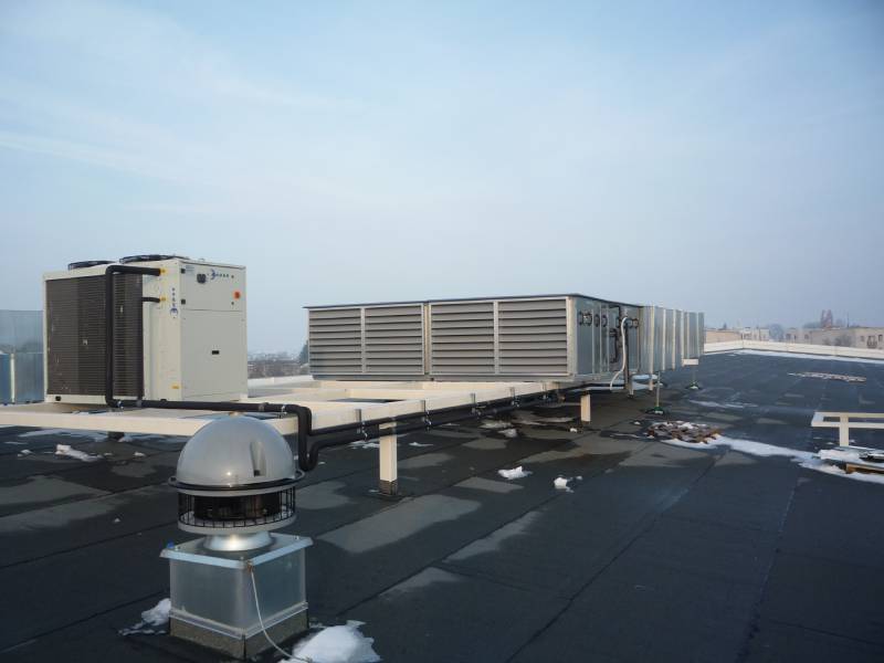 Tarnowo Podgórne - dostawa Agregatu dla lodowiska 1800m2 + drycooler 400kW